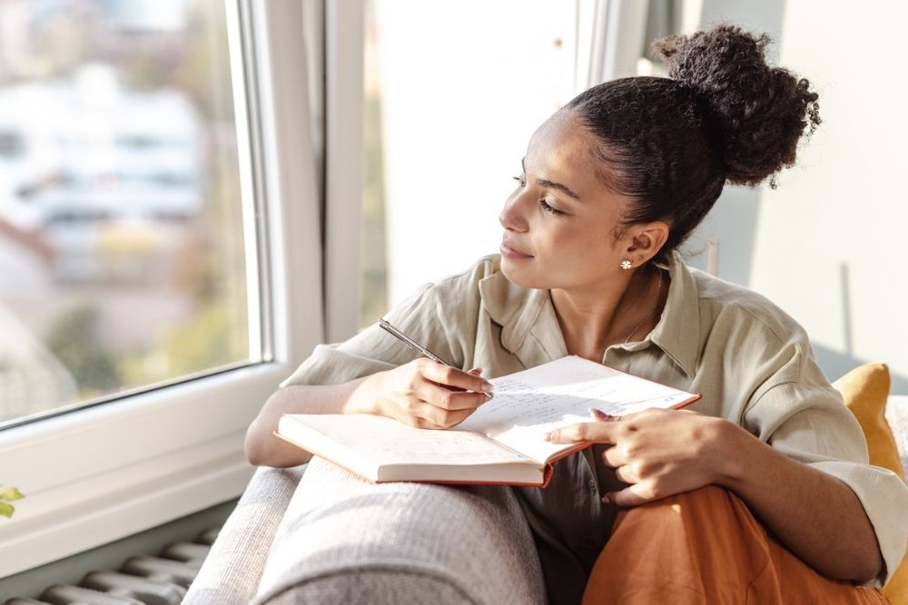 When Life Feels Too Heavy: Healing Journaling in Malaysia Begins with One Gentle Ritual 